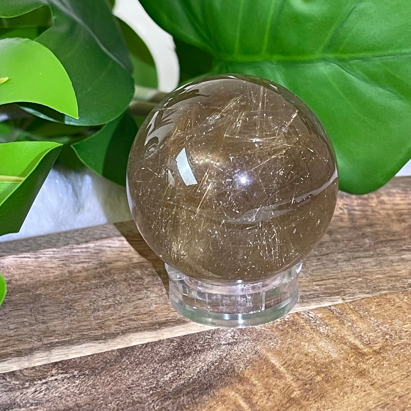 Rauchquarz Kugel mit goldenem Rutil